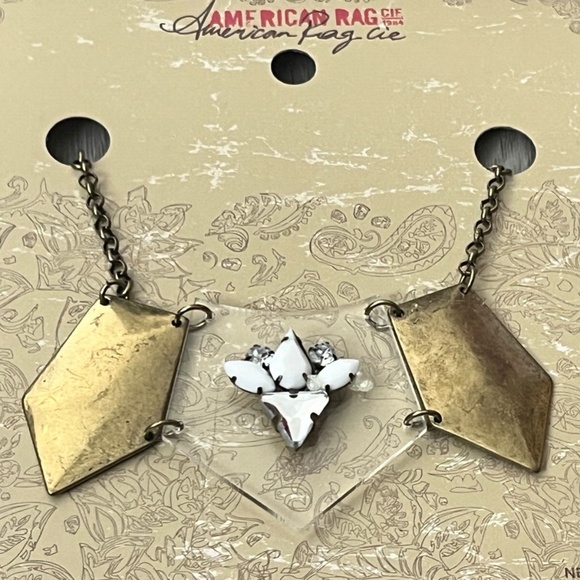 American Rag 16-in Gold-Tone Geometric Lucite Statement Necklace - Picture 4 of 8